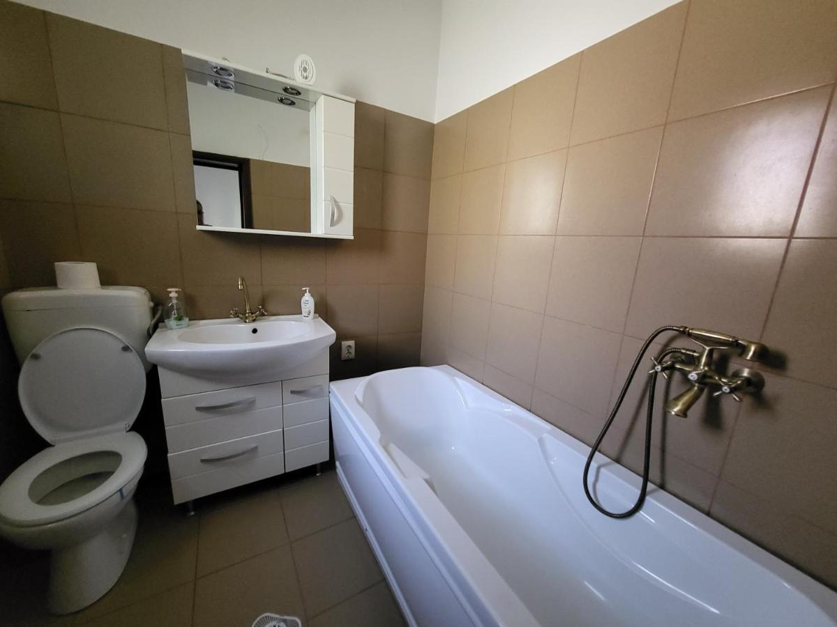 Apartment Mega Mall Monza National Arena Букурещ Екстериор снимка